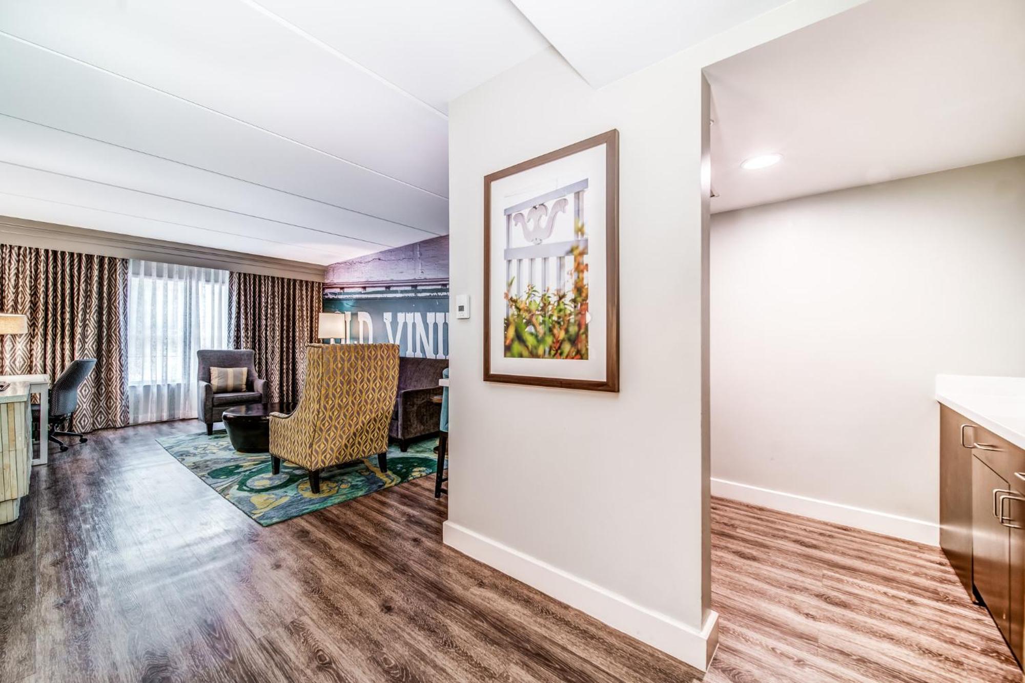Hotel Indigo Atlanta Vinings By Ihg Смирна Екстериор снимка